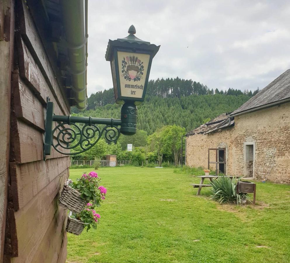 Bed and Breakfast De Oude Pastorie La Celle-En-Morvan Exterior foto