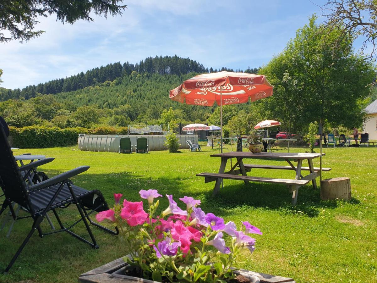 Bed and Breakfast De Oude Pastorie La Celle-En-Morvan Exterior foto