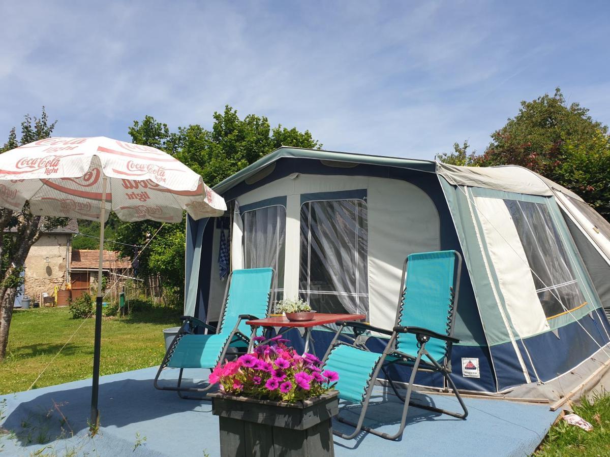 Bed and Breakfast De Oude Pastorie La Celle-En-Morvan Exterior foto